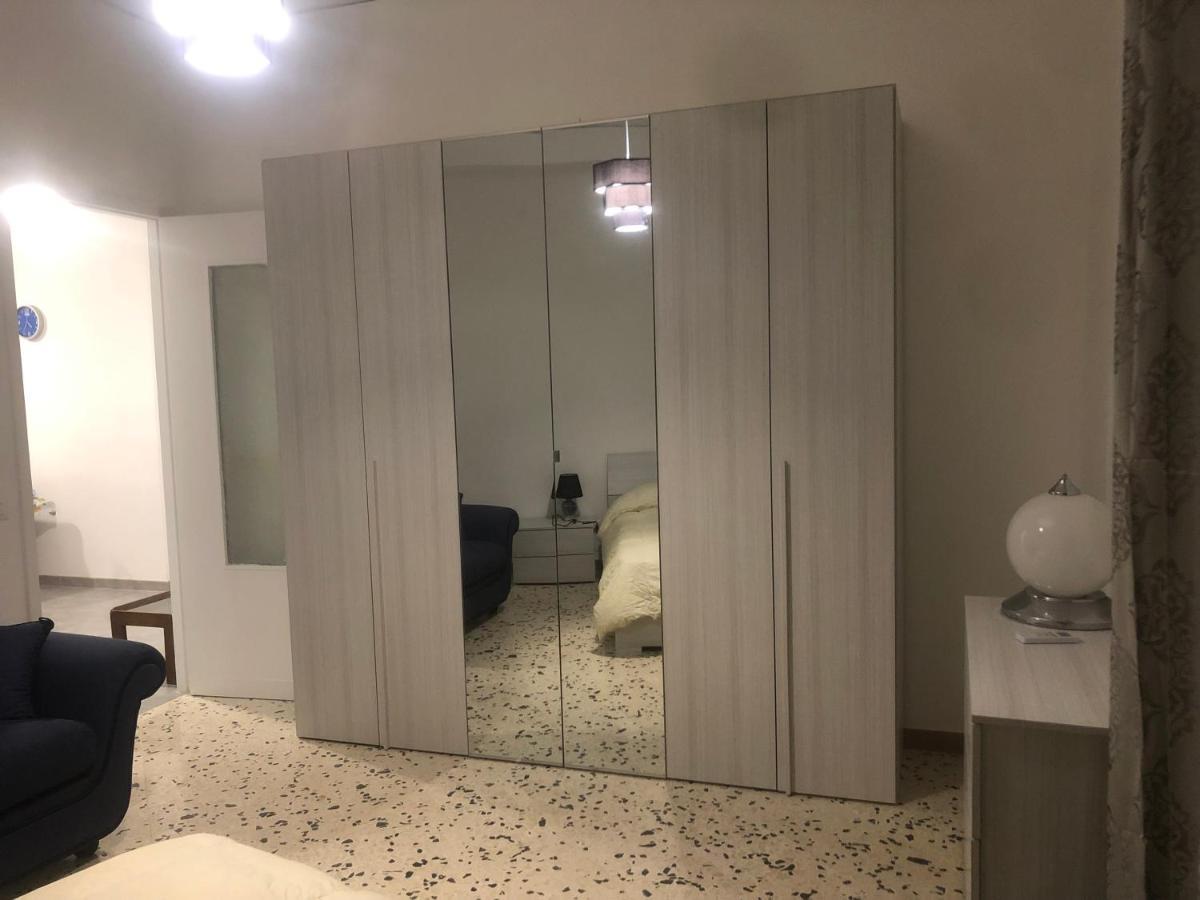 פלרמו Serradifalco Cozy House Di Enza E Luigi מראה חיצוני תמונה