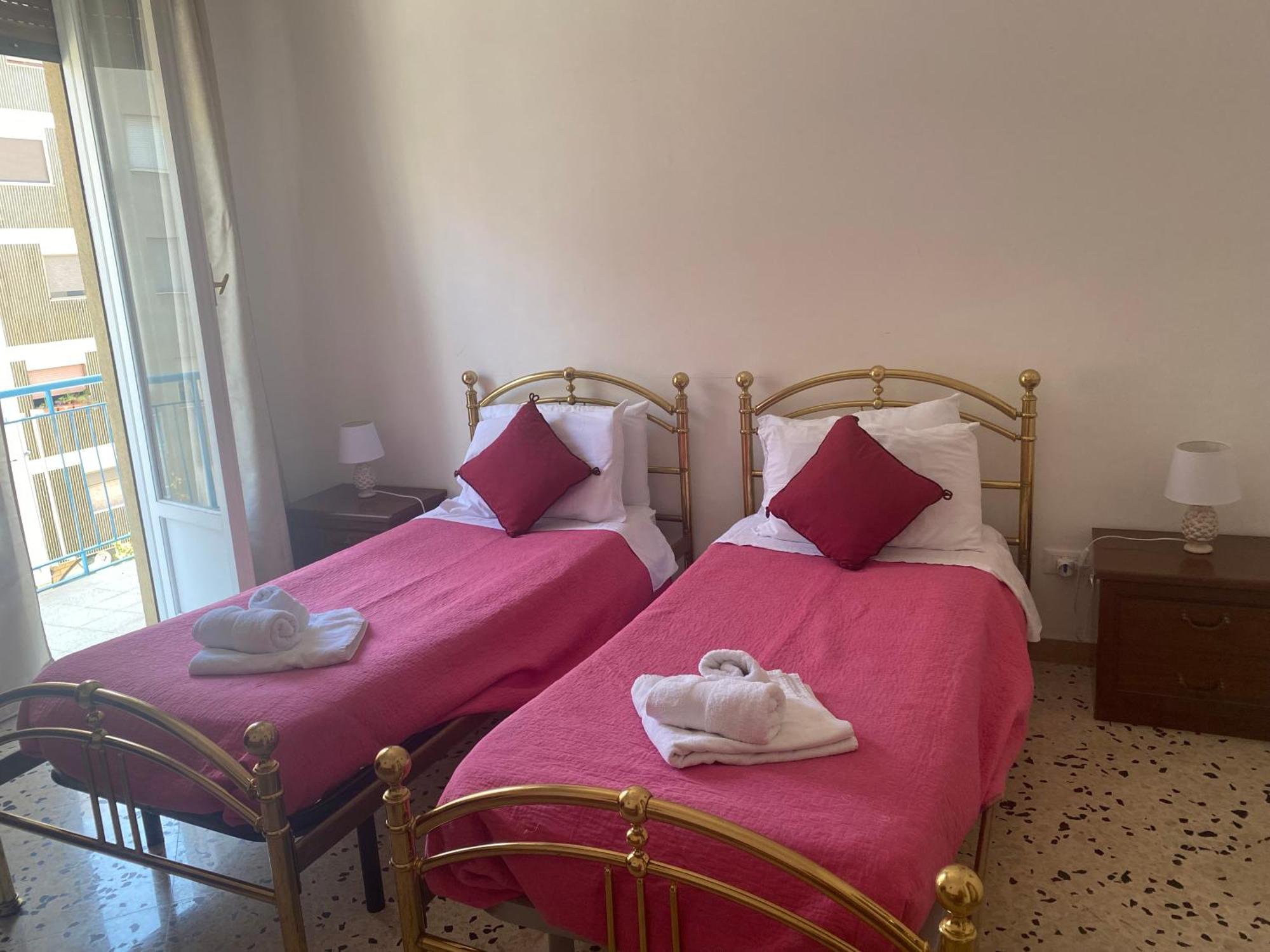 פלרמו Serradifalco Cozy House Di Enza E Luigi מראה חיצוני תמונה