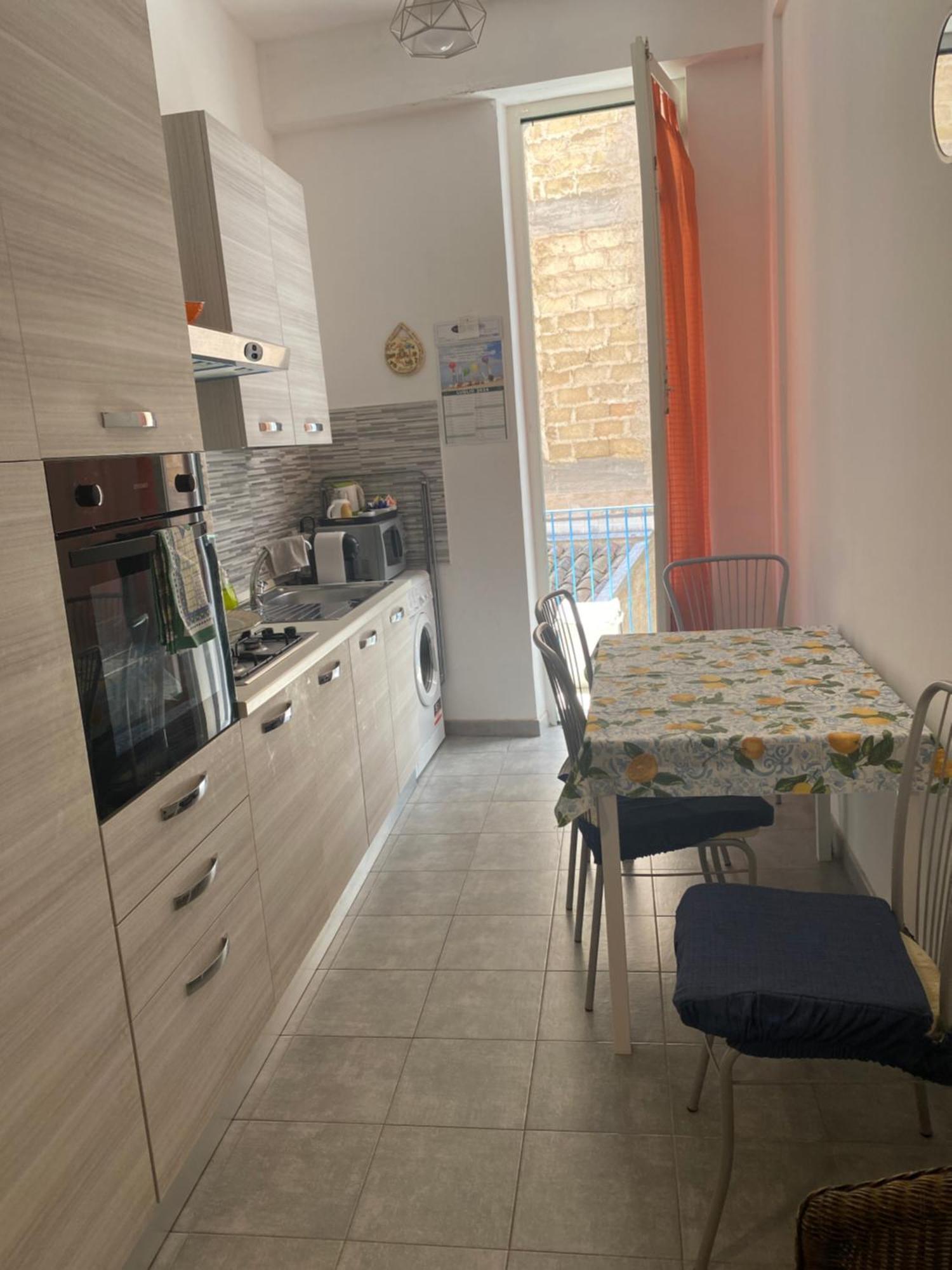 פלרמו Serradifalco Cozy House Di Enza E Luigi מראה חיצוני תמונה